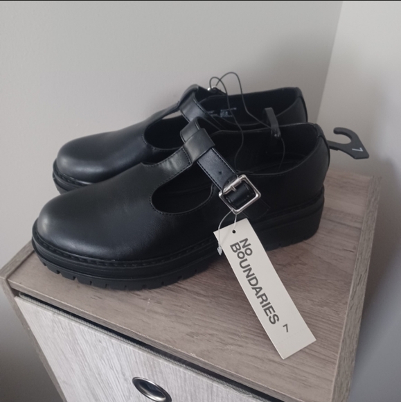 NEW NOBO Black Chunky Platform Mary Janes Loafers Sz 7 - Picture 1 of 4